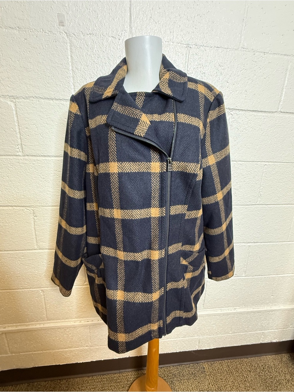 Liz Claiborne Navy and Camel Plaid Asymmetric Zip Pea Coat